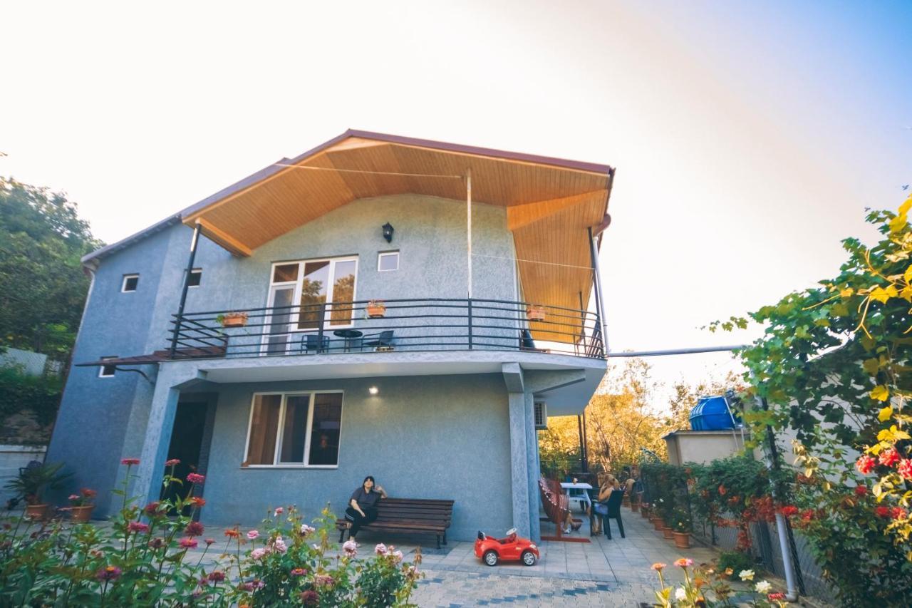 Makos Guest House Kutaissi Exterior foto