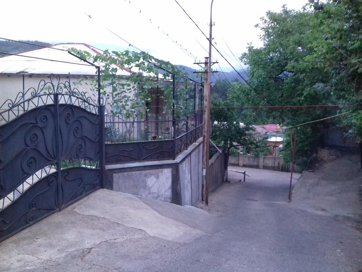 Makos Guest House Kutaissi Exterior foto